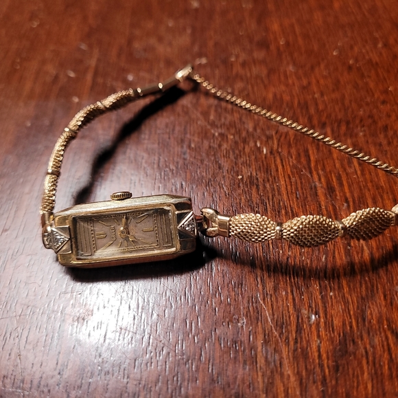 Watch - Picture 2 of 3